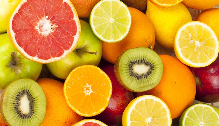 Frukt innehåller mängder av vitaminer och mineraler