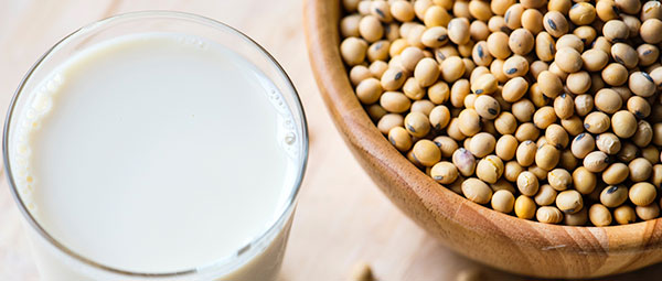 Vegofärs, sojamjölk och mandelmjöl – är plantbaserade alternativ mer hälsosamma? 