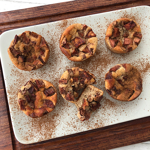 Saftiga muffins med äpple och kanel